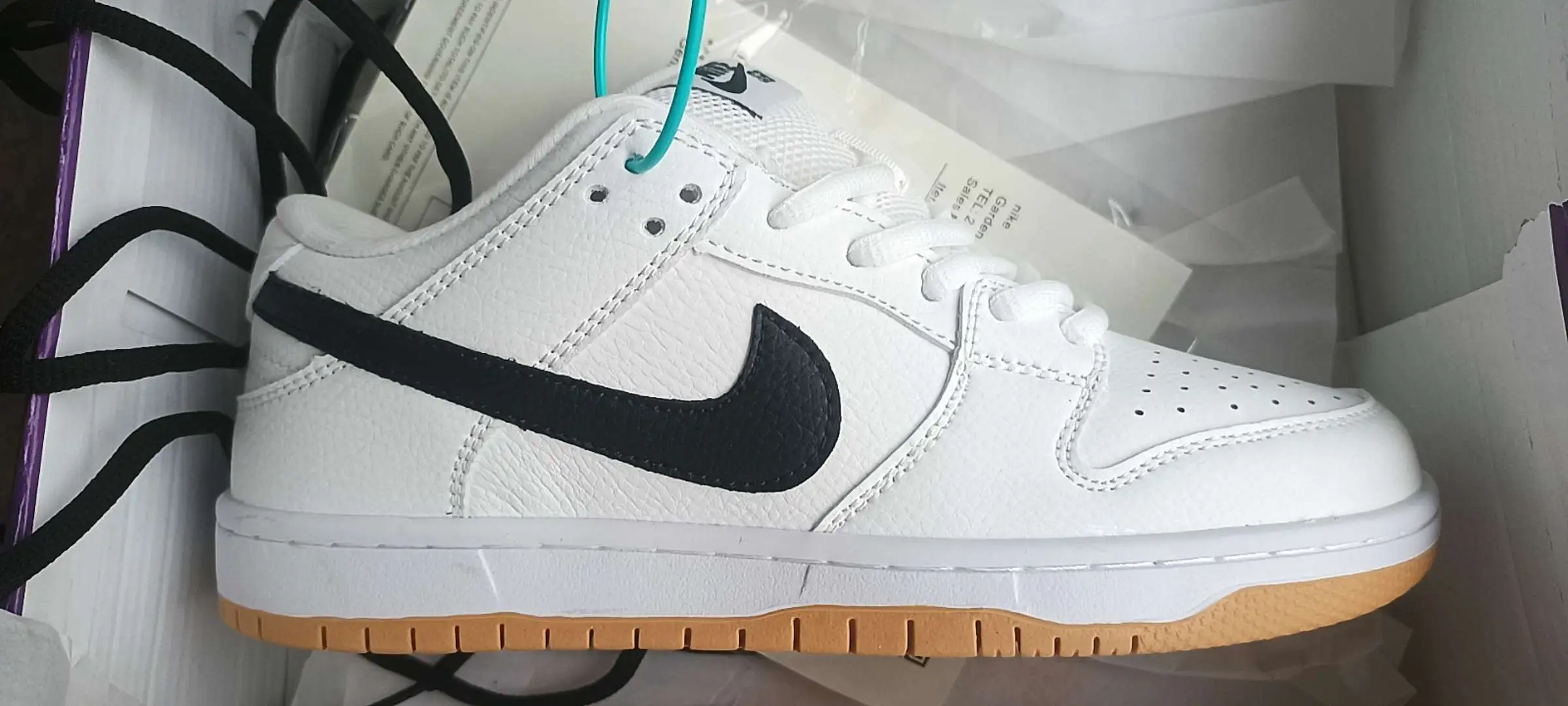 All White Nike Dunk Low Authenticity Check：Expert Guide (2025