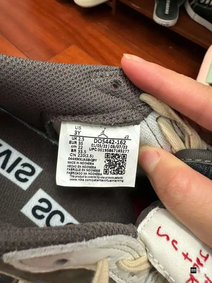 Travis Scott Jordan 1 Low Reverse Mocha：Authentic vs Fake Guide