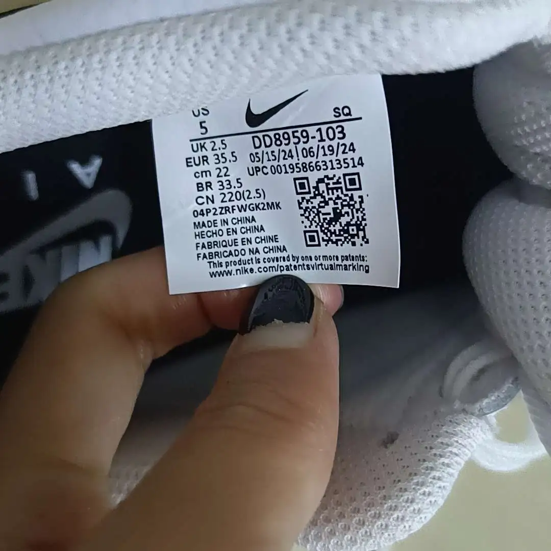【中古】 粉飾発見のポイント How to Spot Fake：Nike Air Force 1 White Black - POIZON