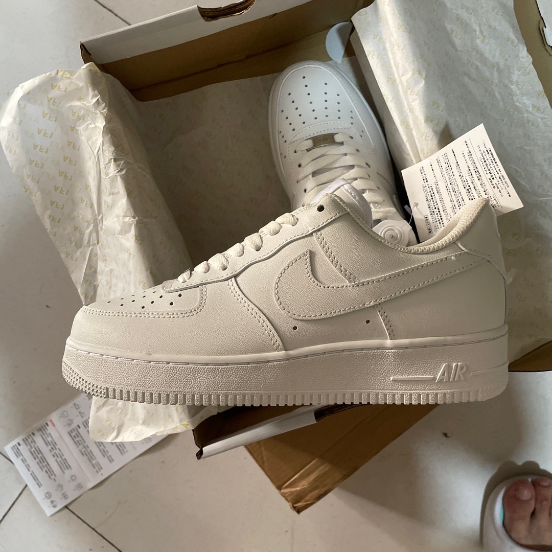 Nike Air Force 1 Low White White White Authenticity Check：Expert