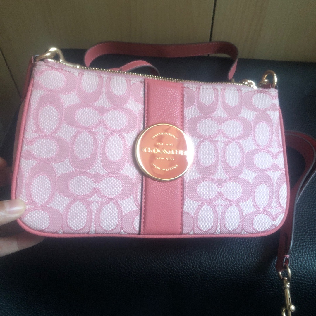 Coach Pink Shoulder Bag：Real vs Fake Guide - POIZON