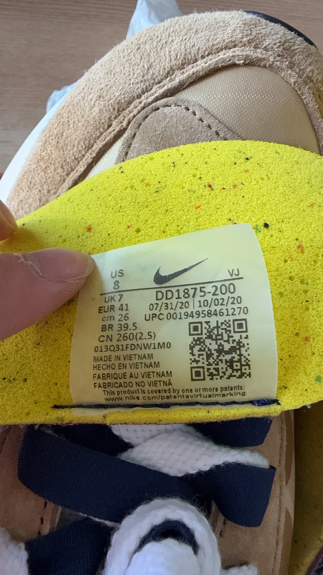 How to Spot Fake：Sacai X Nike Vaporwaffle - POIZON