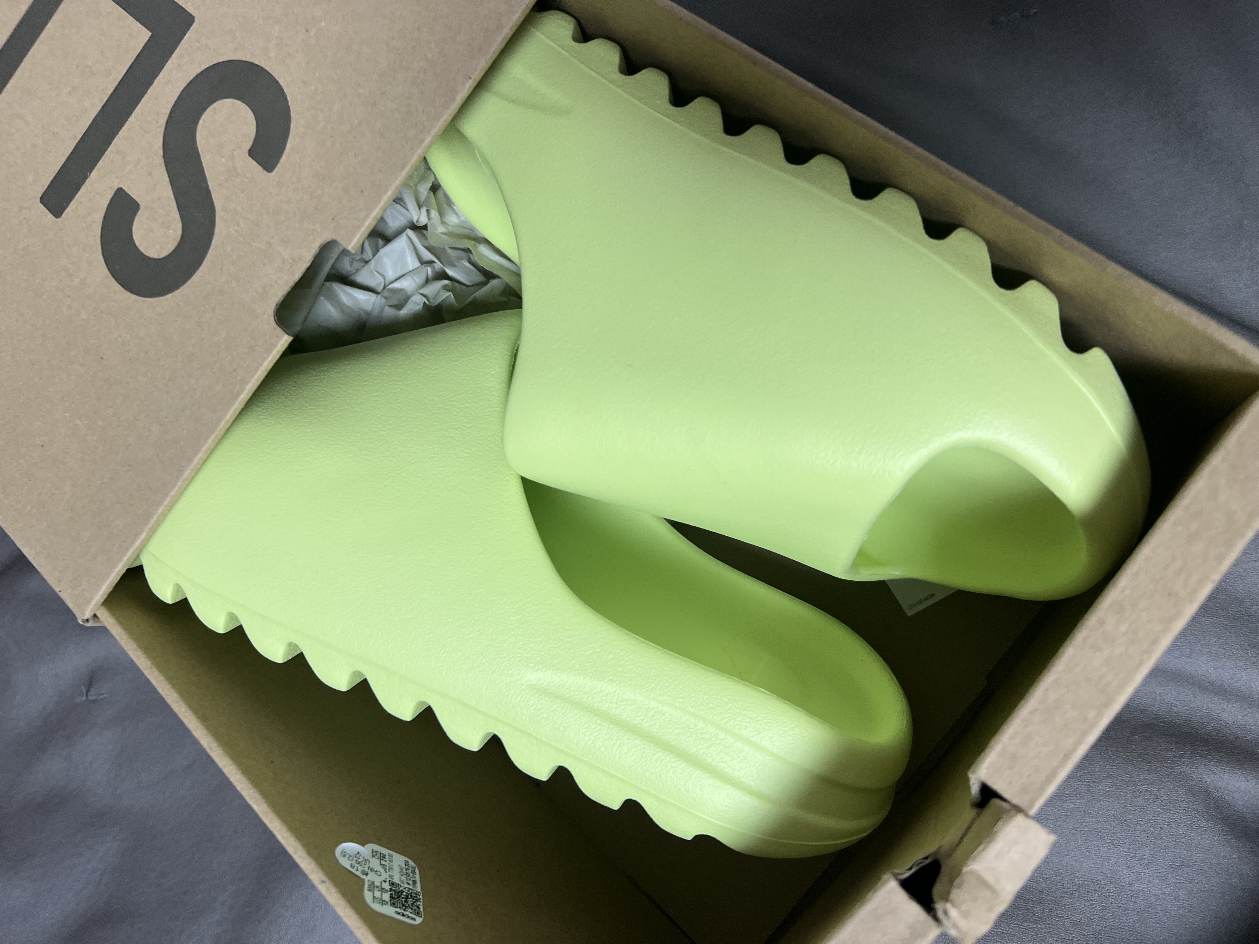 How to Legit Check：Yeezy Slides on (2025) - POIZON