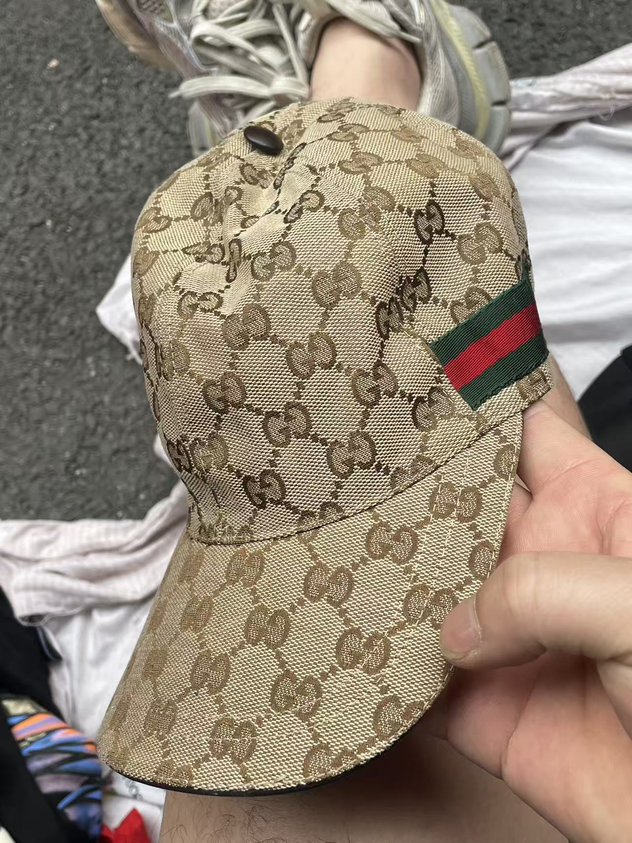 Gucci cap 確実正規品 How to Spot Fake：Hats for Men Gucci Authenticity Check - POIZON