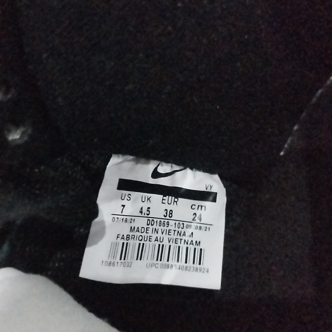Nike Dunks High Panda Women's：Authentic vs Fake Guide - POIZON