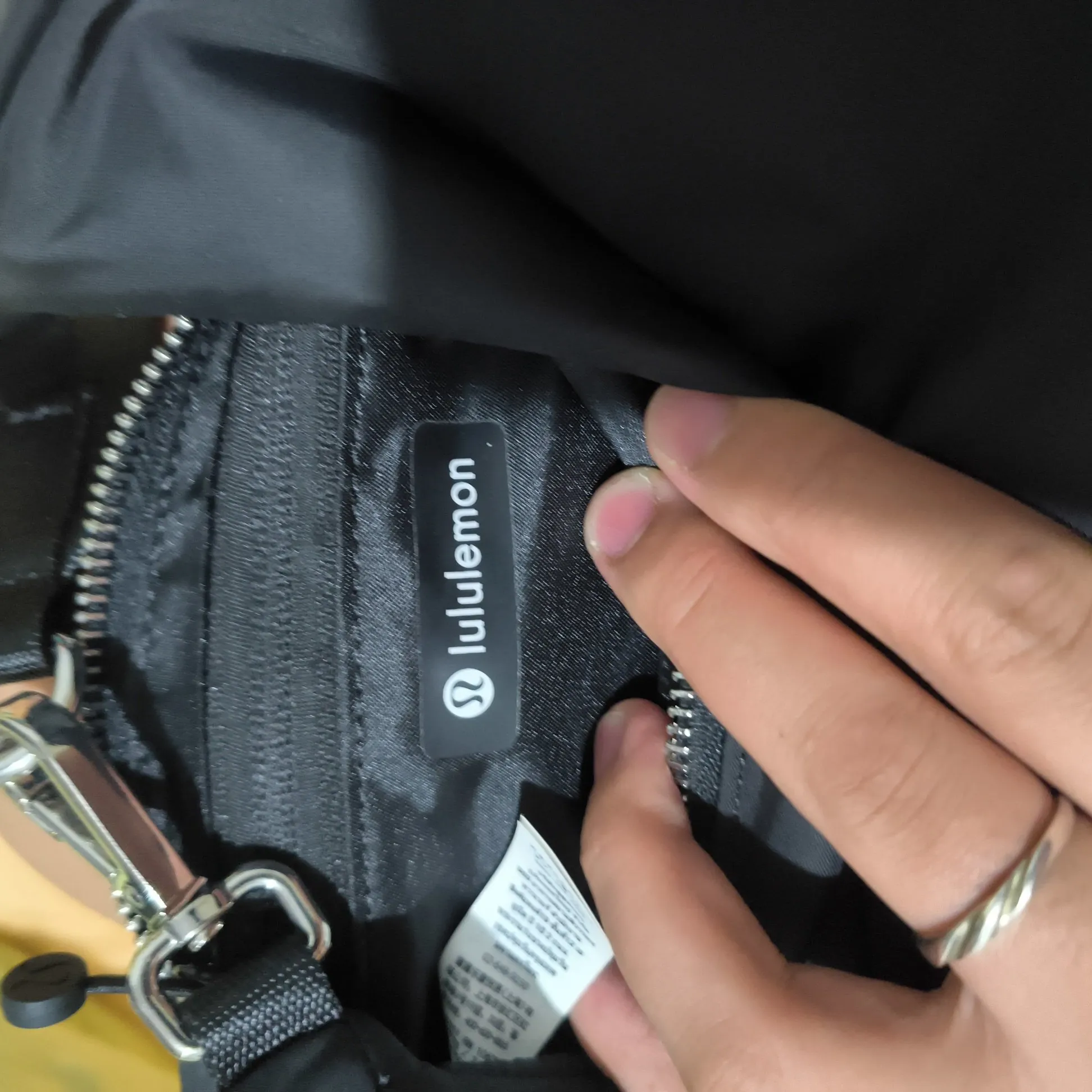 Lululemon Crossbody Belt BagHow to Spot Fakes (2025) - POIZON