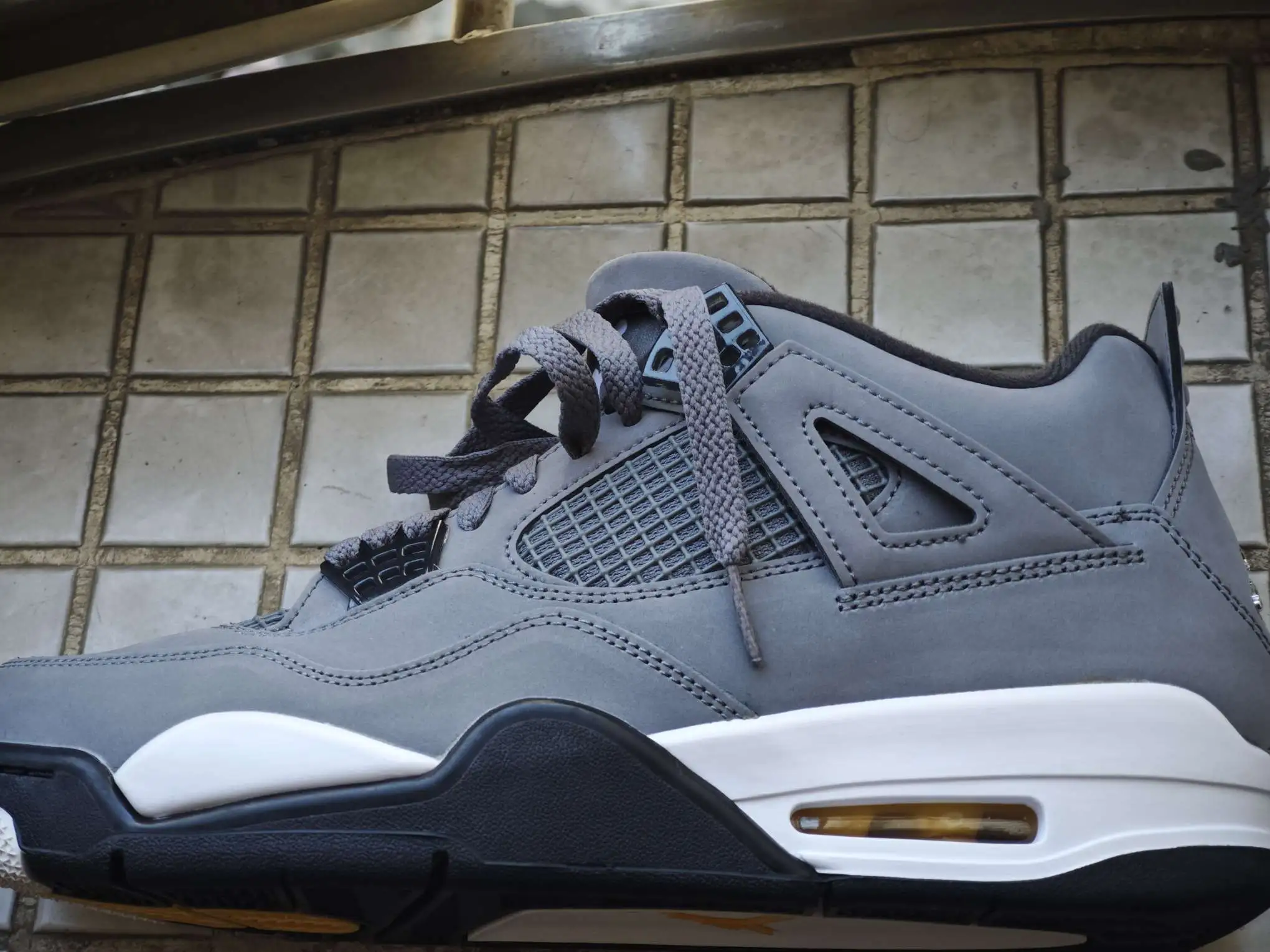 Real vs Fake：Jordan Retro 4 Cool Gray Authenticity Check (2025 