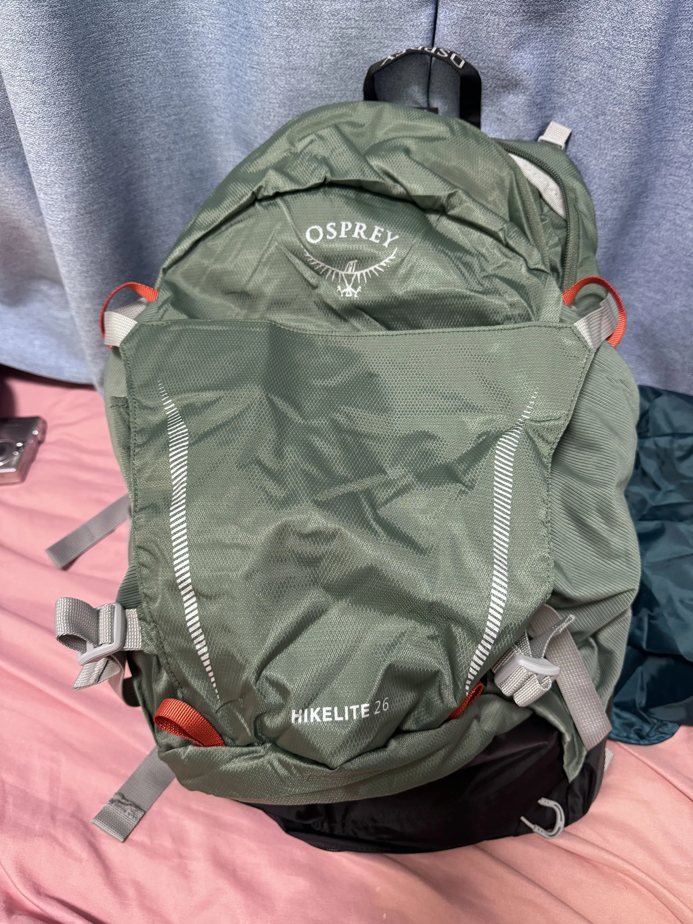 counterfeit osprey backpack Is this on Amazon legitimate or a knockoff? : r/backpacks loading day pack that blends classic aesthetics and updated performance for hiking or commuting Is the Osprey Daylite Sling
