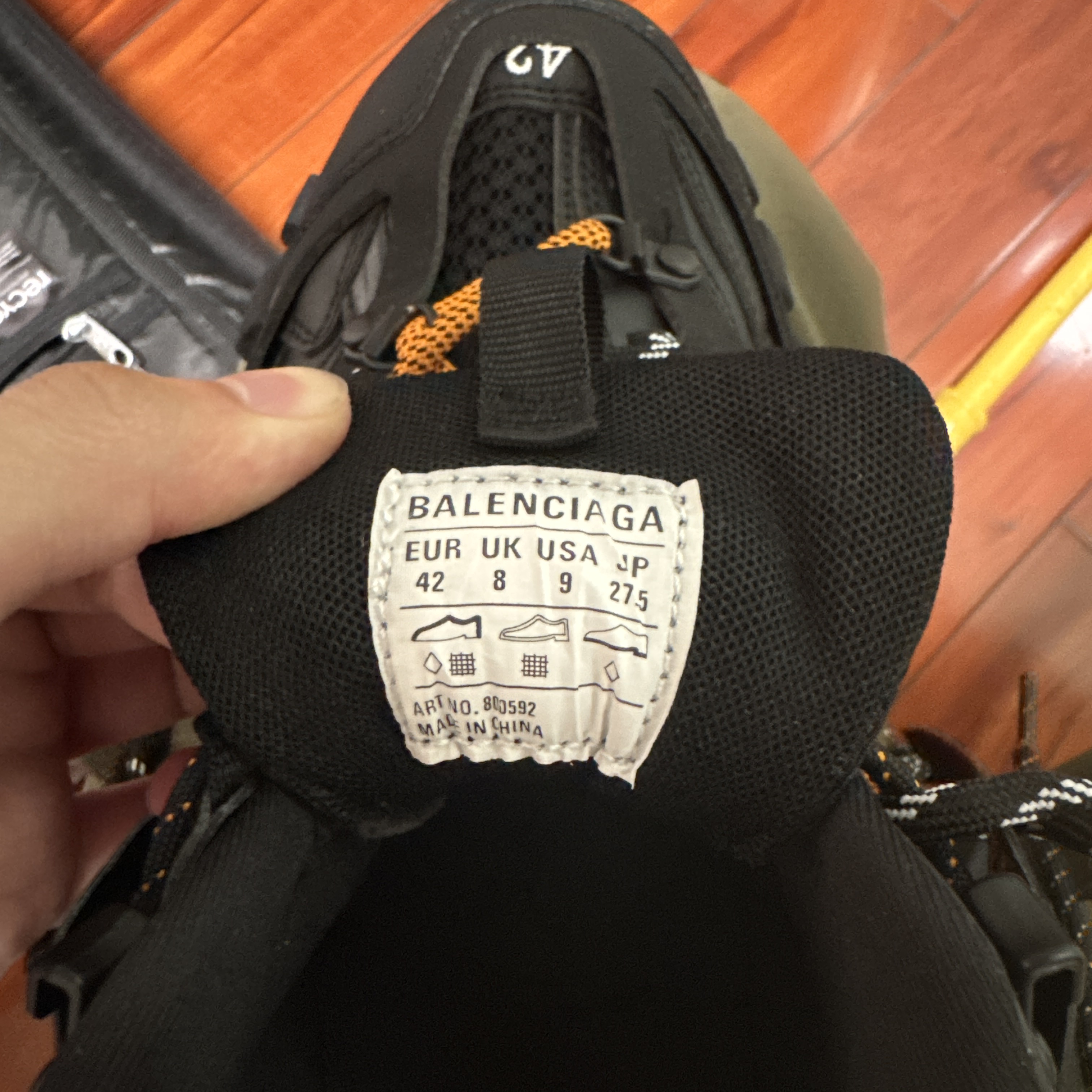 Track Sneaker Balenciaga：Real vs Fake Guide - POIZON