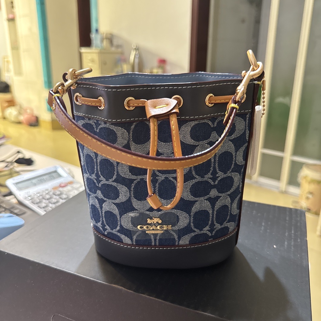 Coach Blue Denim Handbag：Authentic vs Fake Guide - POIZON