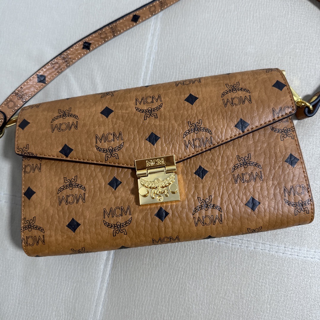Mcm Brand Bags：How to Spot Fakes (2026) - POIZON