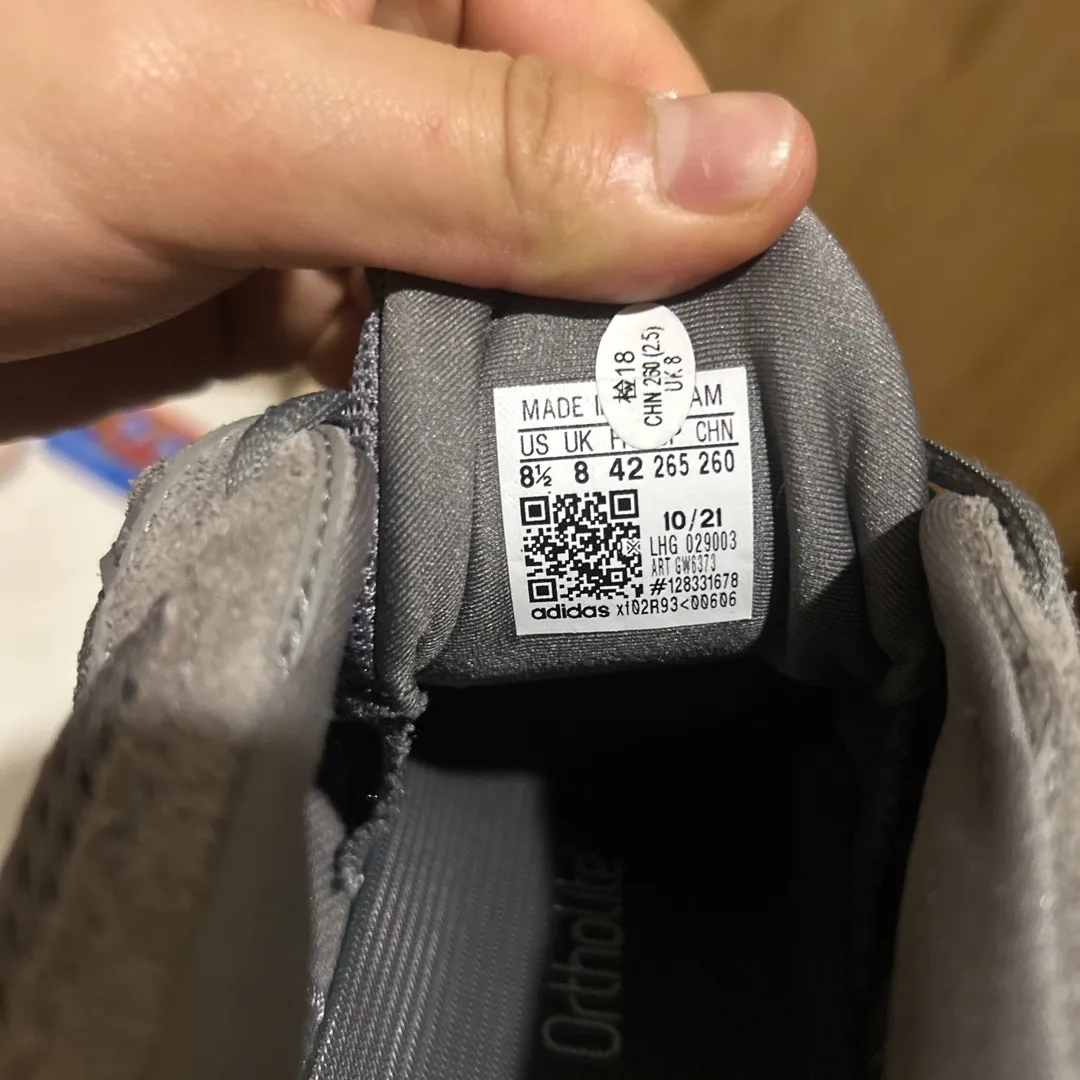 350 v2 yeezy 700 mauve inside tag