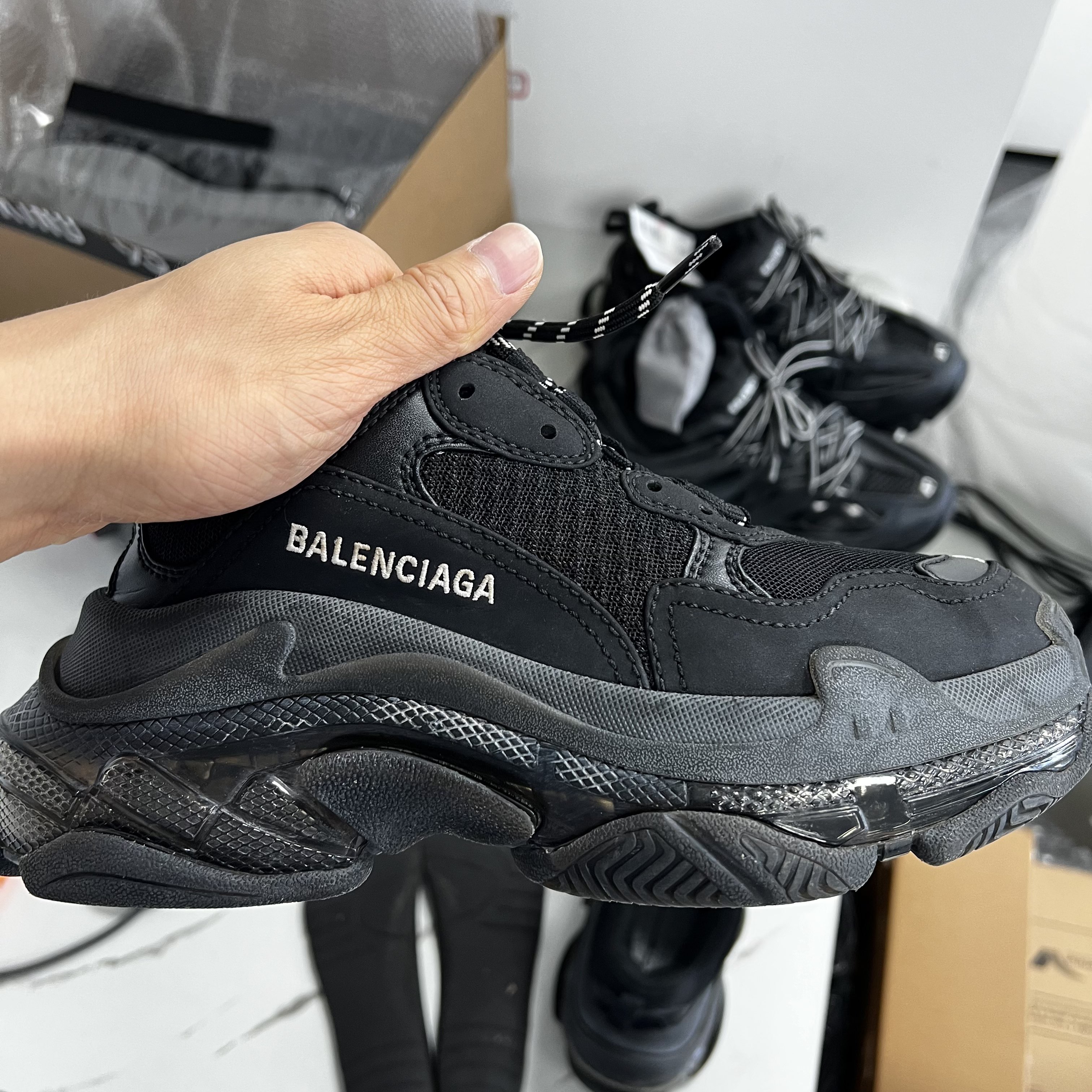Balenciaga Triple S Triple Black Authenticity Check：Expert Guide