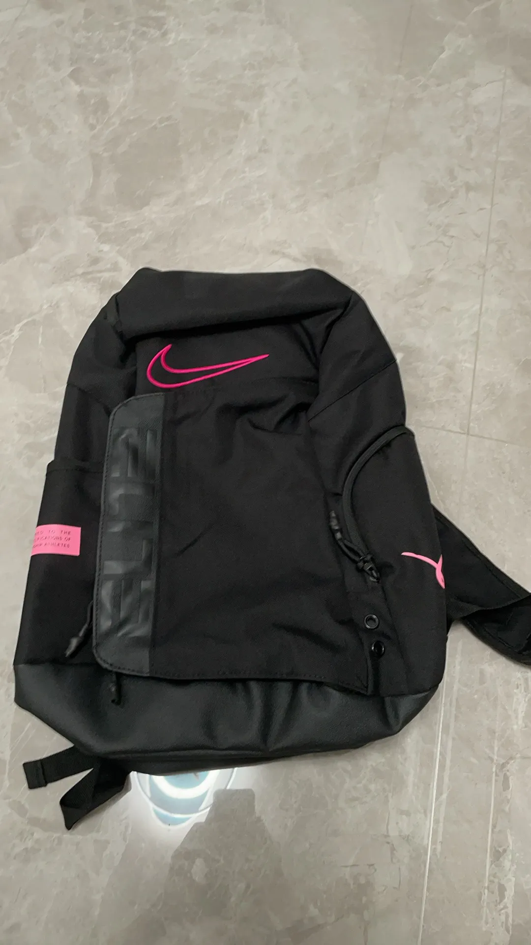 Nike Pink Elite BackpackAuthentic vs Fake Guide - POIZON Nike Pink Elite BackpackAuthentic vs Fake Guide - POIZON