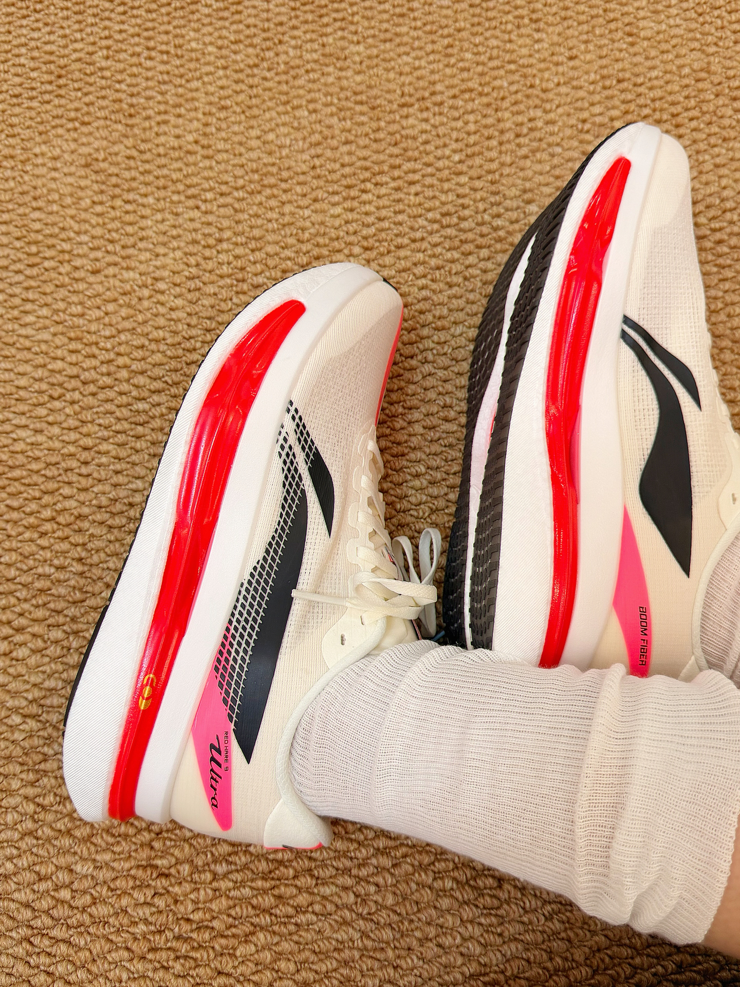 Li-Ning Red Hare 9 ULTRA Беговые кроссовки Бежево-черный